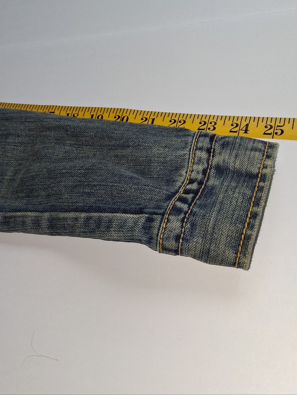 Jimmy'z Classic Light Wash Distressed Denim Jacket - Blue Womens Size S - Picture 10 of 15